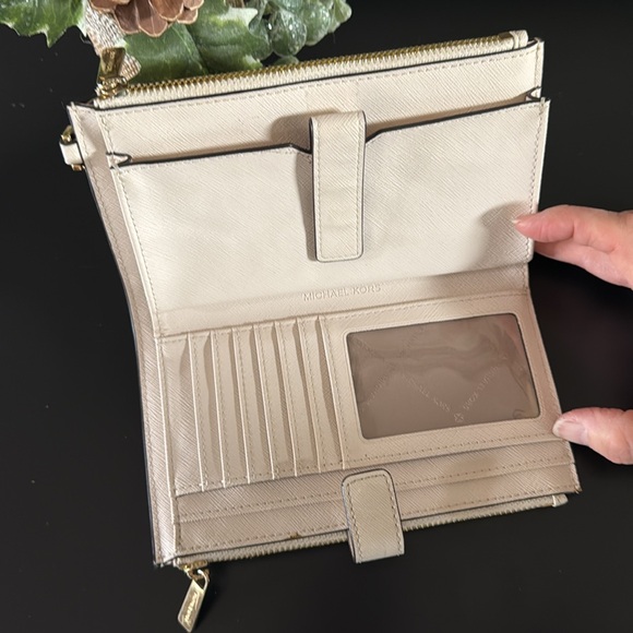 Michale Kors Jet Set Doublee Zip Wristlet Wallet - Picture 10 of 13